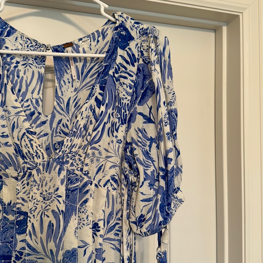 Free people blue and white midi dress